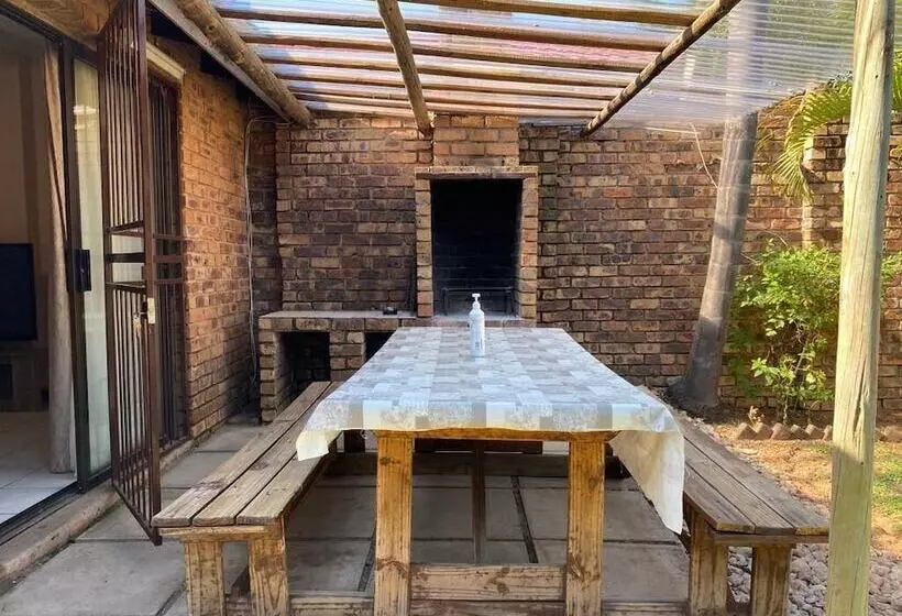 Majatalo A Pousada Guesthouse