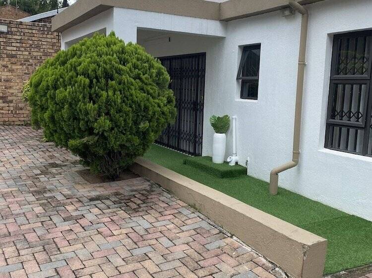 Pension A Pousada Guesthouse