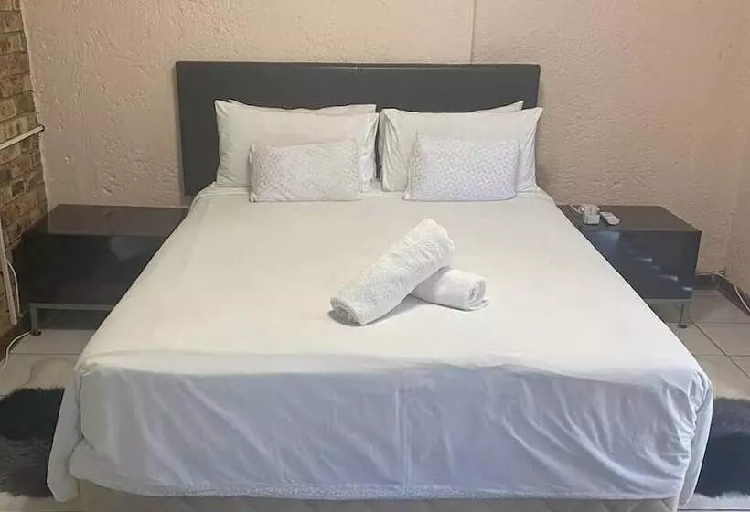 Majatalo A Pousada Guesthouse