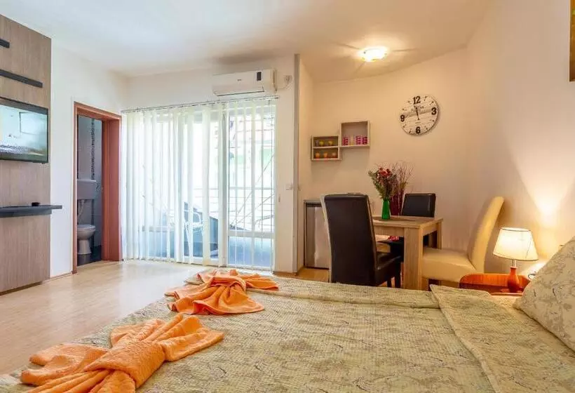 پانسیون Guesthouse Sunny