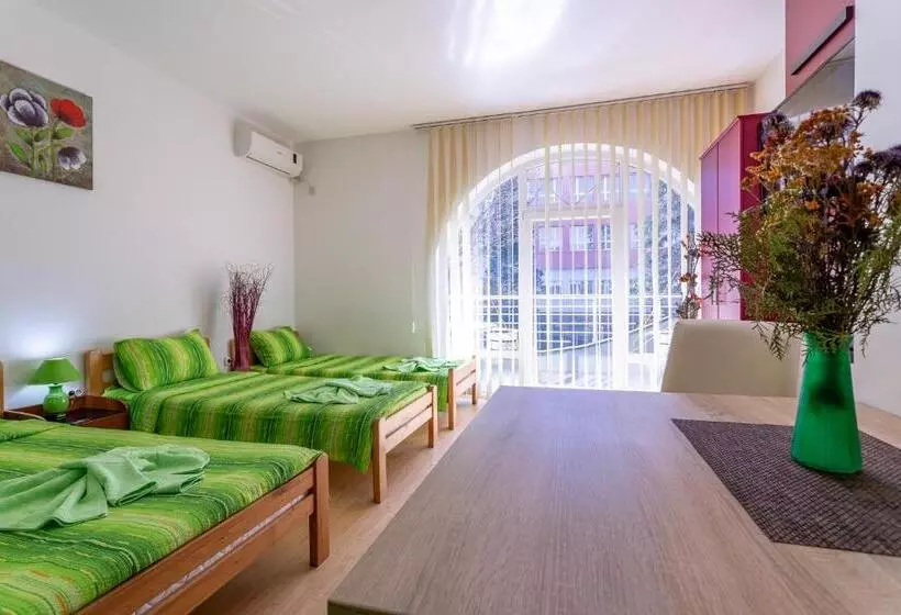 پانسیون Guesthouse Sunny