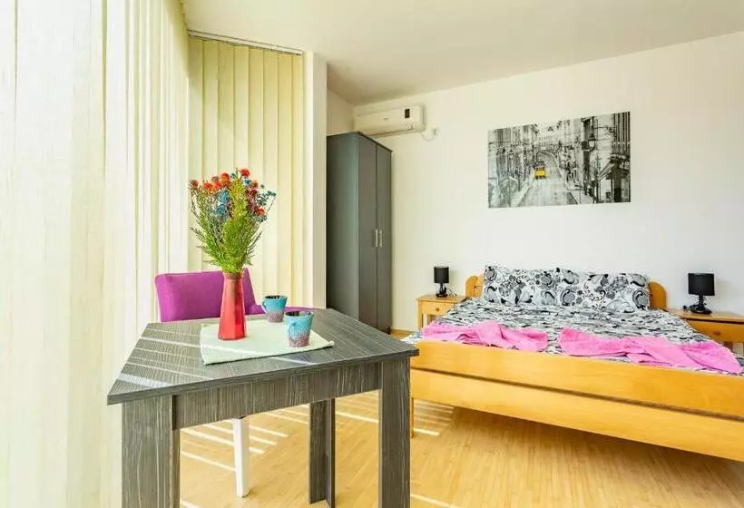 پانسیون Guesthouse Sunny