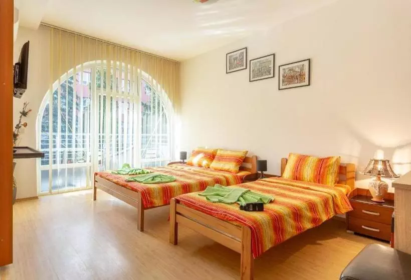 پانسیون Guesthouse Sunny