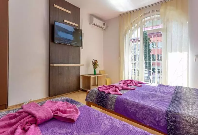 پانسیون Guesthouse Sunny