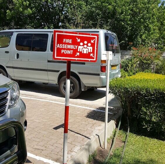 پانسیون Thamalakane Guest House