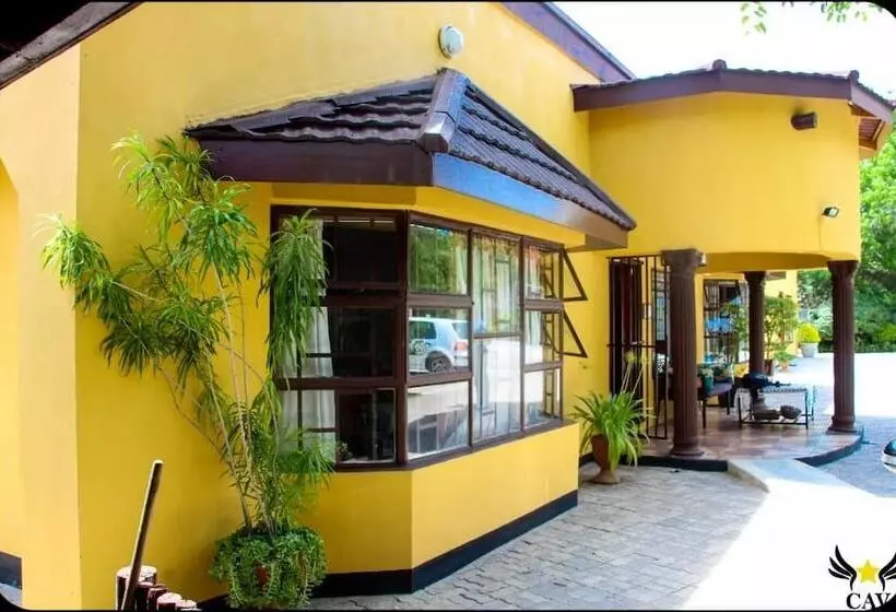 پانسیون Thamalakane Guest House