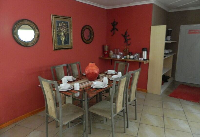 پانسیون Thamalakane Guest House