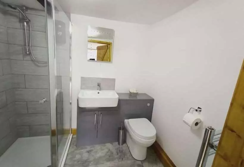 Retkeilymaja The Harp Inn