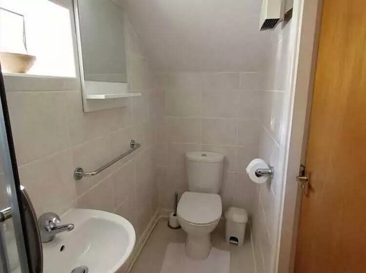 Retkeilymaja The Harp Inn