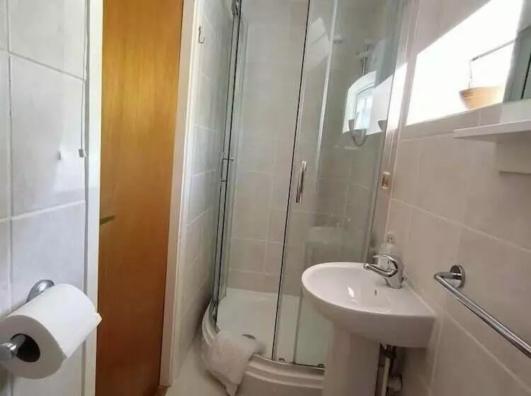 Retkeilymaja The Harp Inn