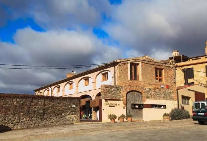 تختخواب و صبحانه Clos Figueras