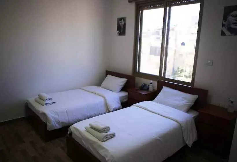 پانسیون Alrowwad Guest House