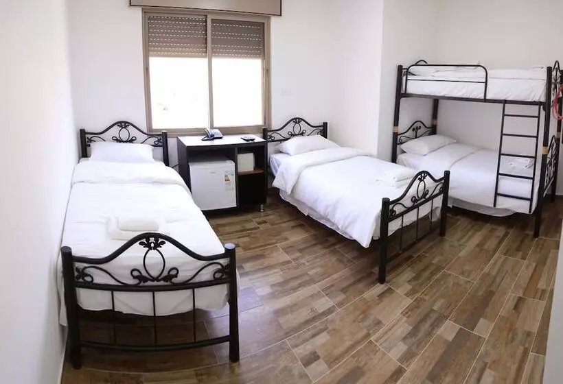 پانسیون Alrowwad Guest House