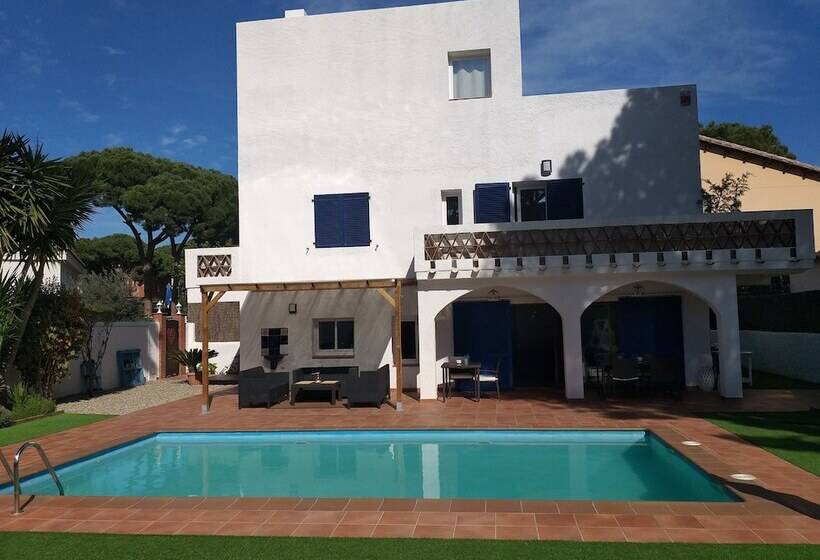 Majatalo Art Villa S Agaró