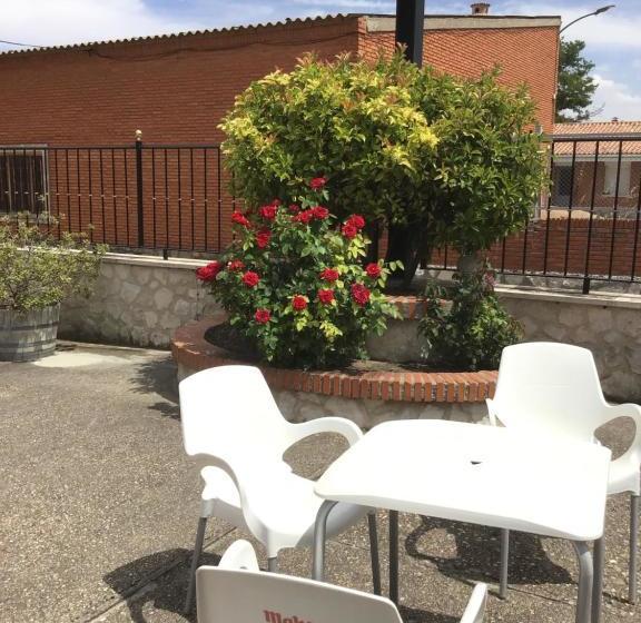 פנסיון Hostal Infante Peñafiel