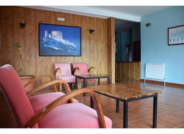 פנסיון Hostal Infante Peñafiel