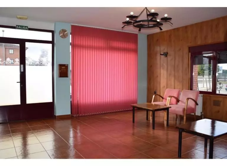 پانسیون Hostal Infante Peñafiel