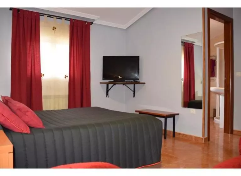 پانسیون Hostal Infante Peñafiel