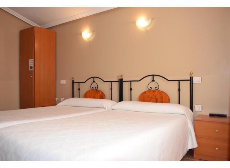 פנסיון Hostal Infante Peñafiel