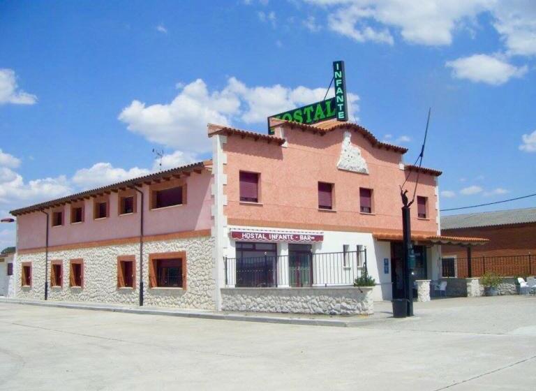 פנסיון Hostal Infante Peñafiel