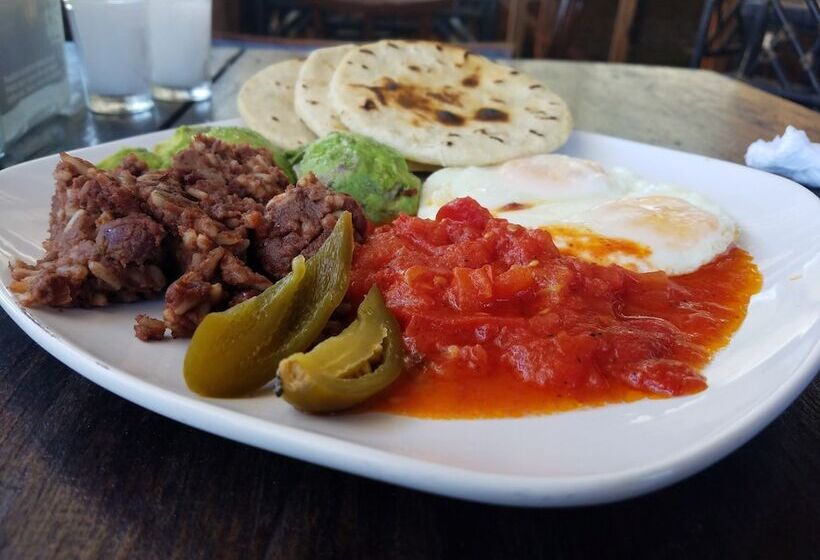 بنسيون Los Portones De Ataco