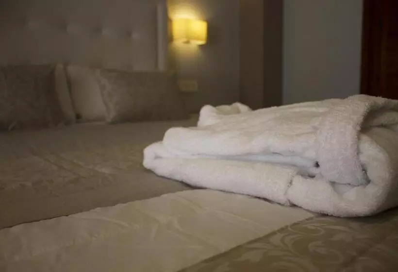 ホテル Infante Antequera