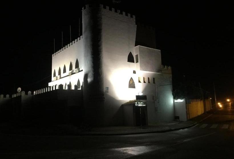 بنسيون El Castillo