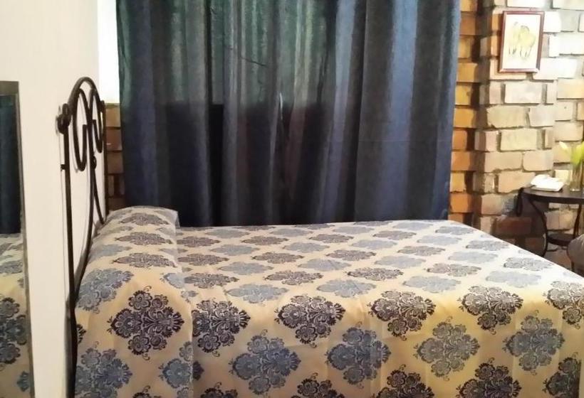 بنسيون El Castillo