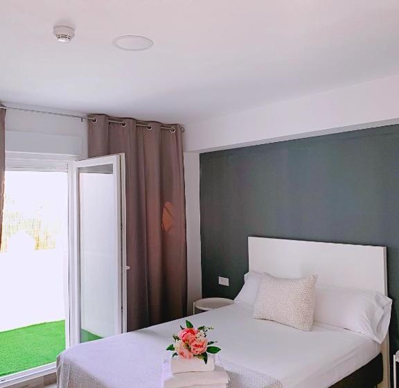 بنسيون El Castillo