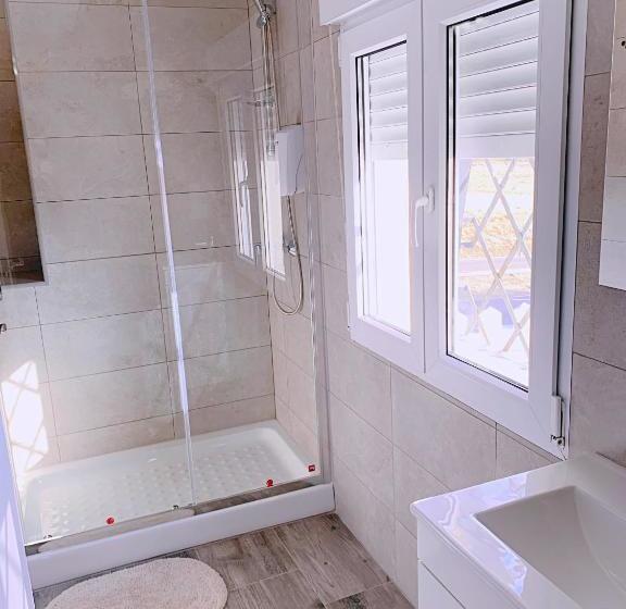 بنسيون El Castillo