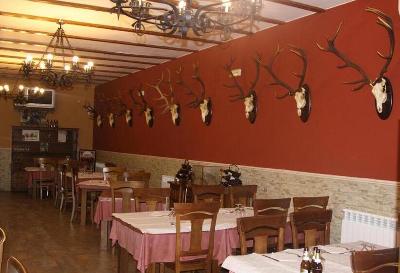 بنسيون Hostal La Zarza