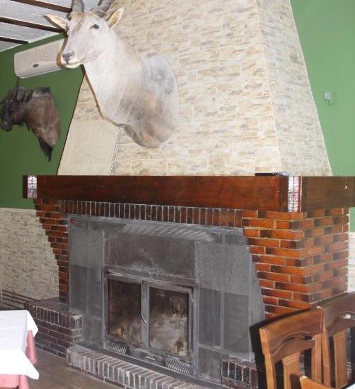 بنسيون Hostal La Zarza