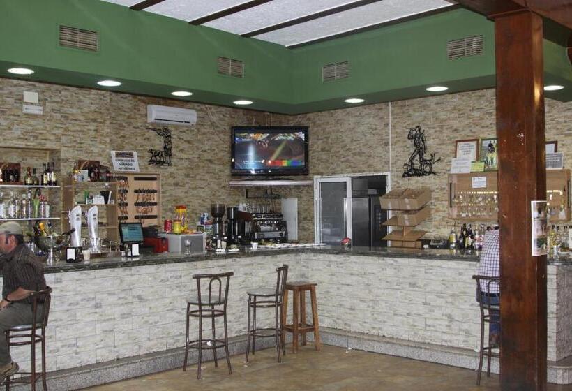 بنسيون Hostal La Zarza