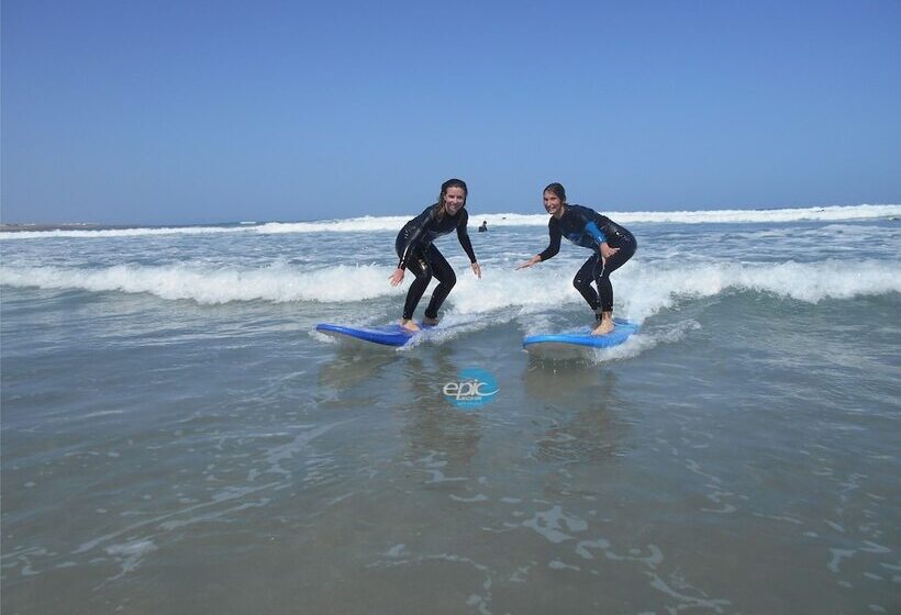 بنسيون Surfhouse Hostel Famara