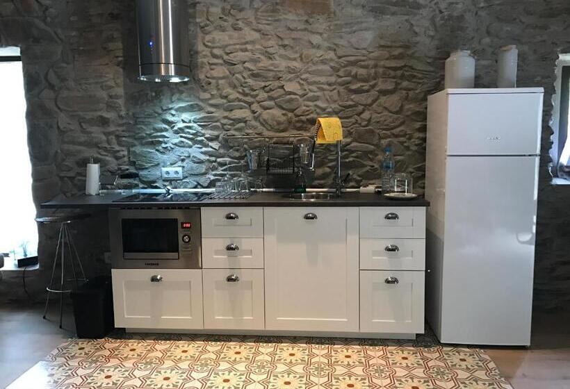 פנסיון Hostal Sant Roc