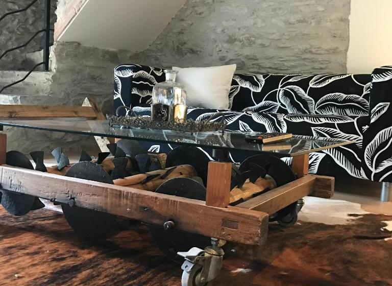 פנסיון Hostal Sant Roc