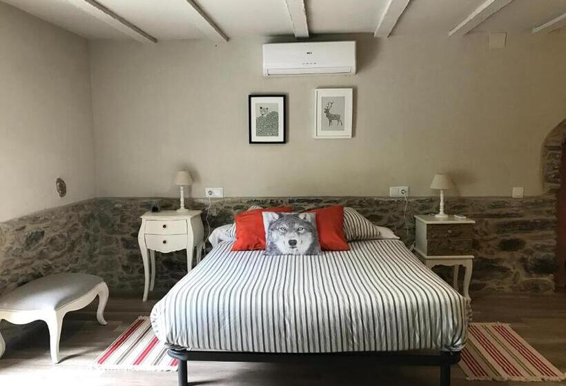 פנסיון Hostal Sant Roc