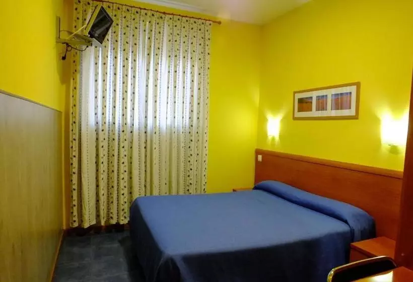 ペンション Hostal Los Claveles