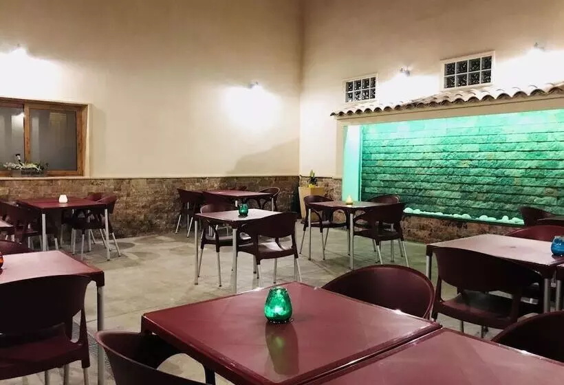 پانسیون El Jardin De Las Eras