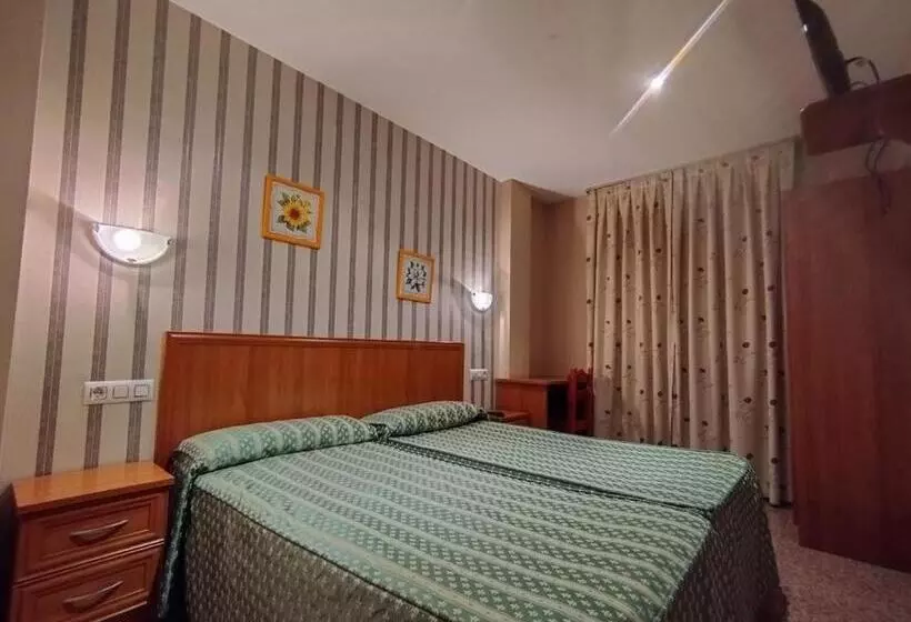 Retkeilymaja Hospedería Puerta De La Catedral