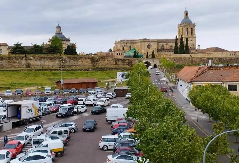 Retkeilymaja Hospedería Puerta De La Catedral