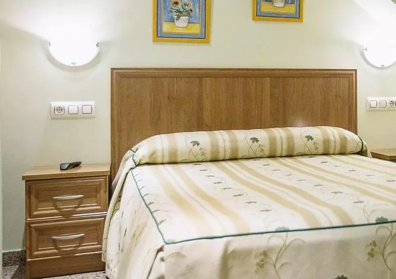 Retkeilymaja Hospedería Puerta De La Catedral