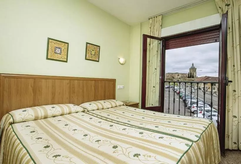 Retkeilymaja Hospedería Puerta De La Catedral