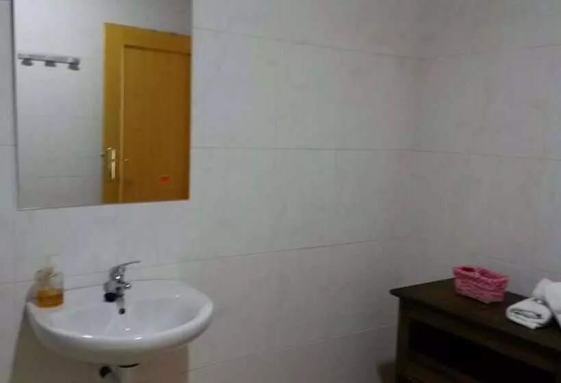 Majatalo Hostal Virgen Del Pilar