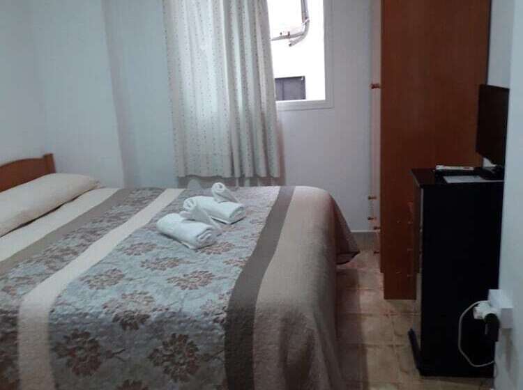 بنسيون Hostal Virgen Del Pilar