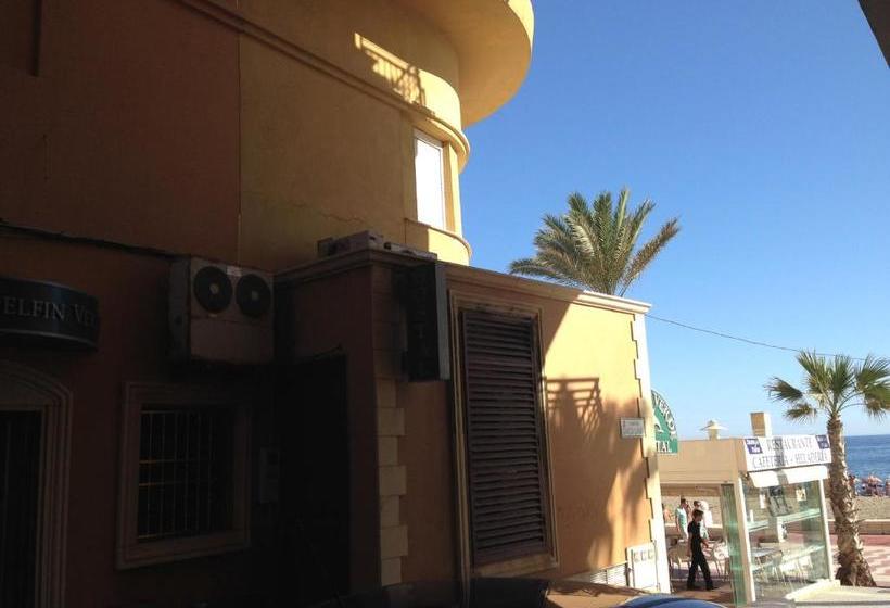 پانسیون Hostal Delfin Verde