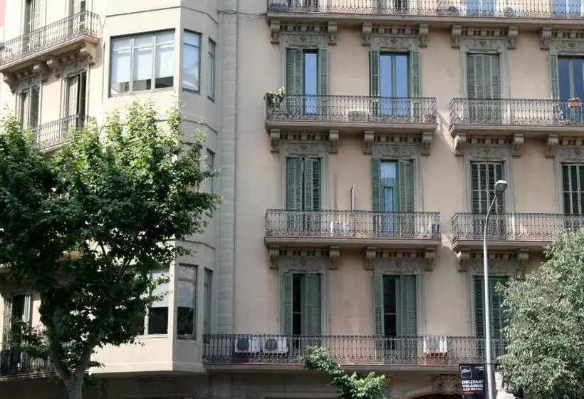 پانسیون Hostal Eixample