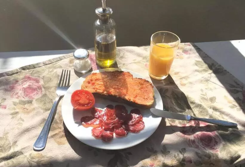 پانسیون Hostal Eixample