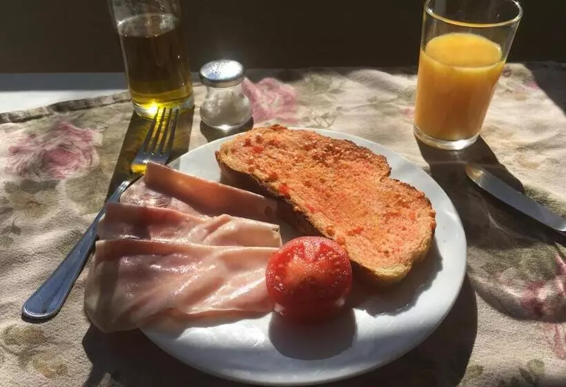 پانسیون Hostal Eixample