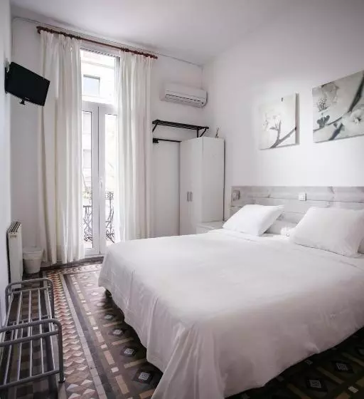پانسیون Hostal Eixample